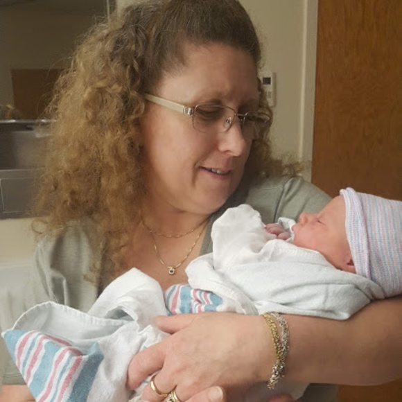 Meet your Posher, Heidi - Picture 3 of 5